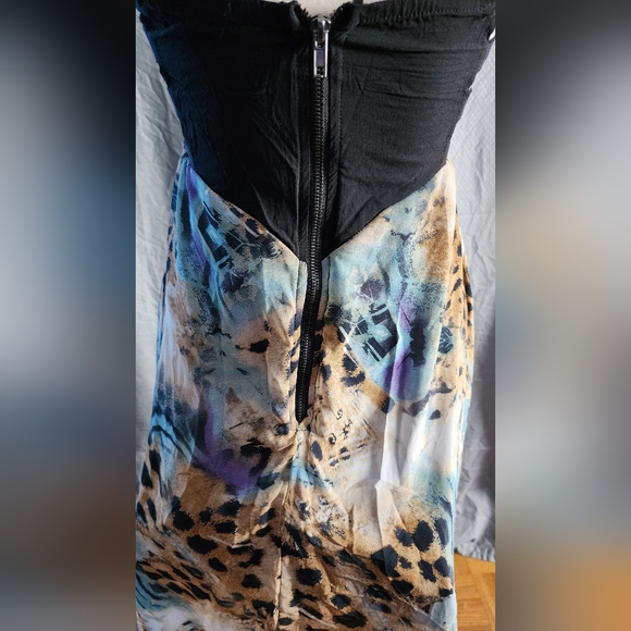 Multi Tone Pattern Strapless Dress - Picture 2 of 5